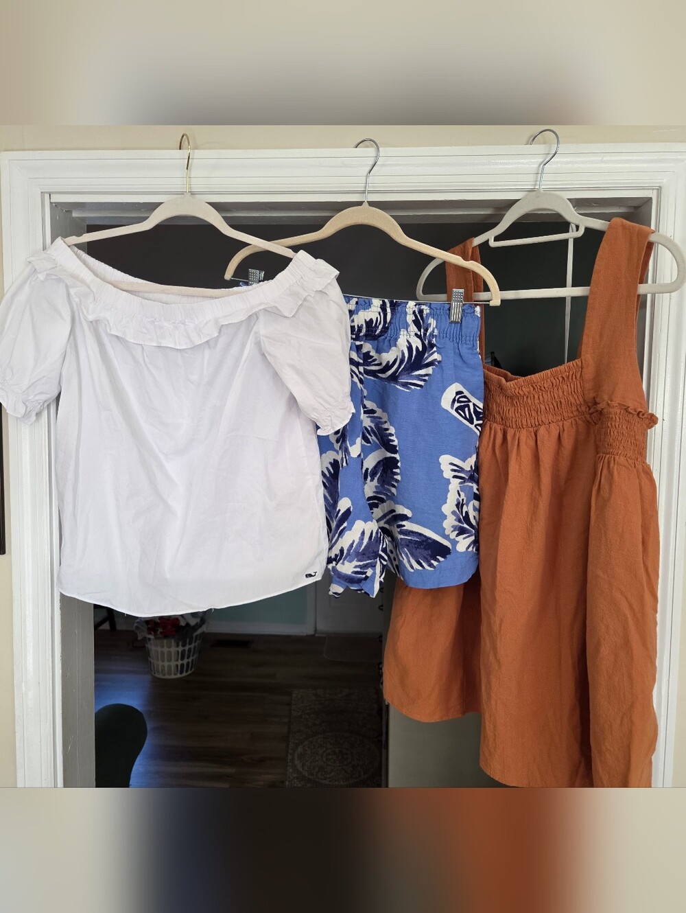 Vineyard Vines Off Shoulder, H & M Linen Blend Shorts, Rust Tank Babydoll Top, M